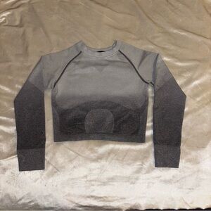 PrettyLittleThing Ombre Seamless Long Sleeve Crop Top